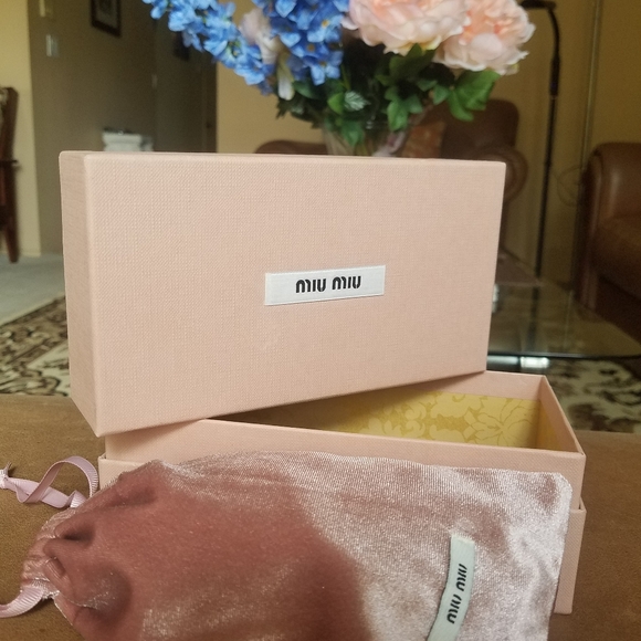 MIU MIU Sunglasses 💥💥 - Picture 4 of 5